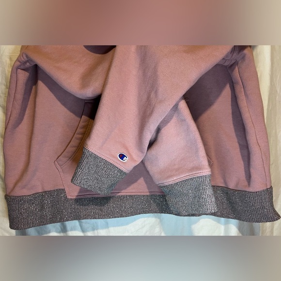 2/20 EUC Champion Dusty Rose Hoodie w/ Silver cuffs - Picture 4 of 5